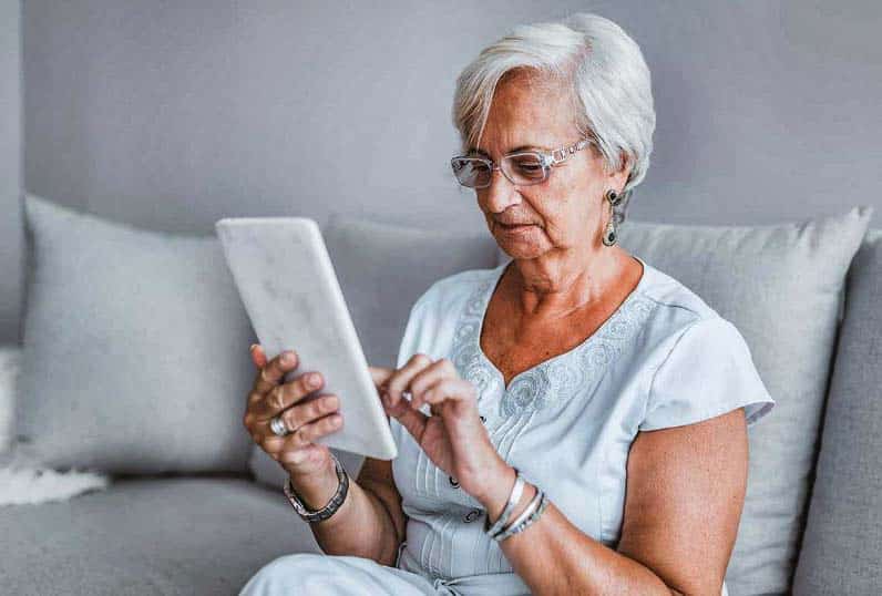 Un homme de 73 ans est victime d&rsquo;une arnaque amoureuse en ligne et perd 70 000 euros